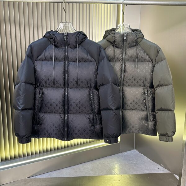 Louis Vuitton Men's Down Jacket (Size 9)