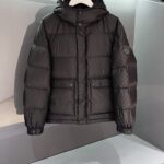 Gucci Men's Down Jacket (Size 18)