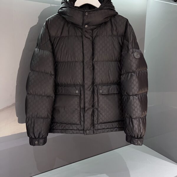 Gucci Men's Down Jacket (Size 18)
