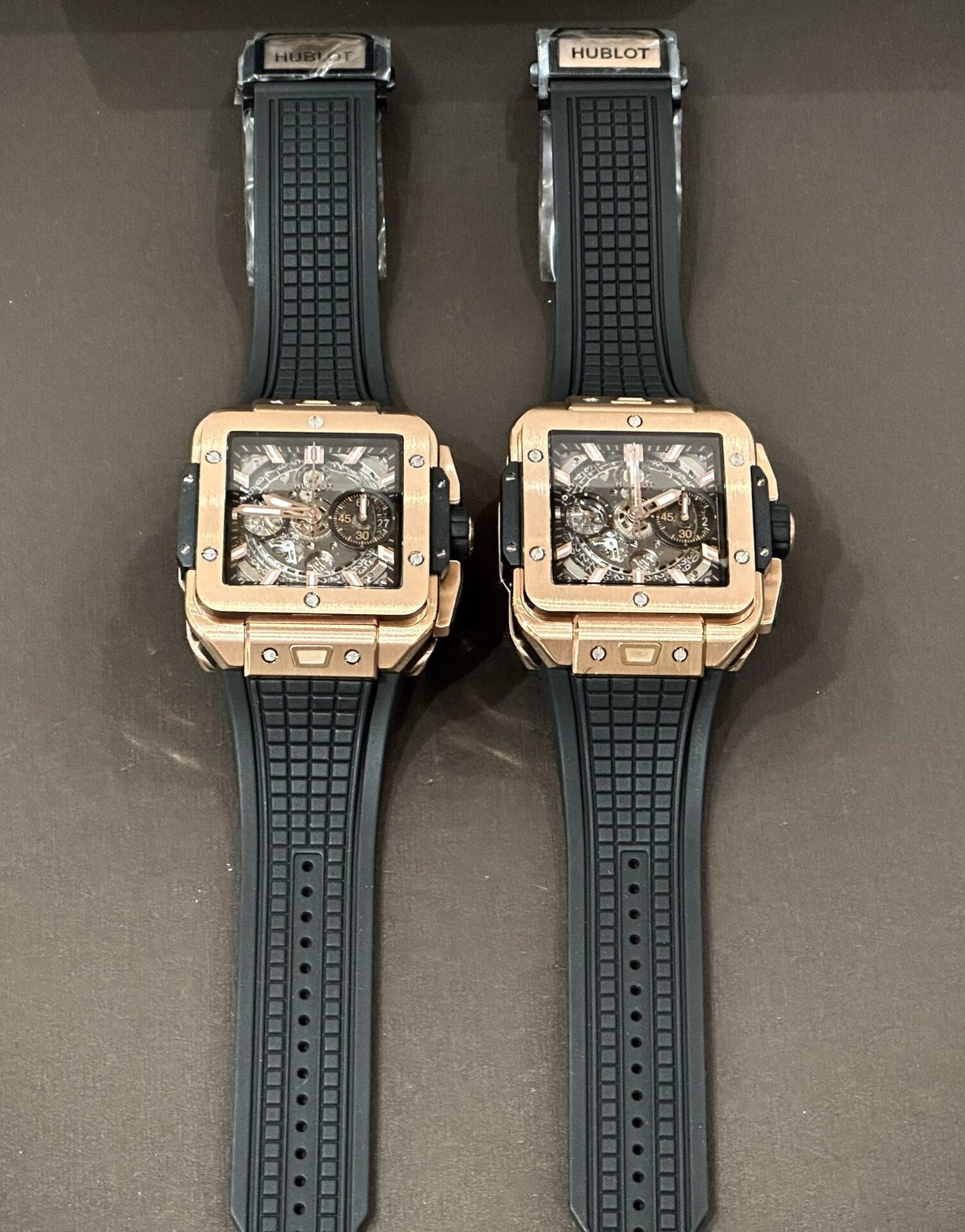 Dong-Ho-Hublot-Big-Big-Square-Replica-11-Mau-Vang-Hong-42mm-3-1 Hublot Big Bang Square Super Clone Watch Rose Gold Rubber Strap BBF 42mm - Image 1