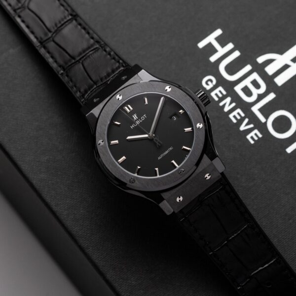 Hublot Classic Fusion Replica Watch Ceramic Carbon Dial Leather Strap GS Factory 42mm