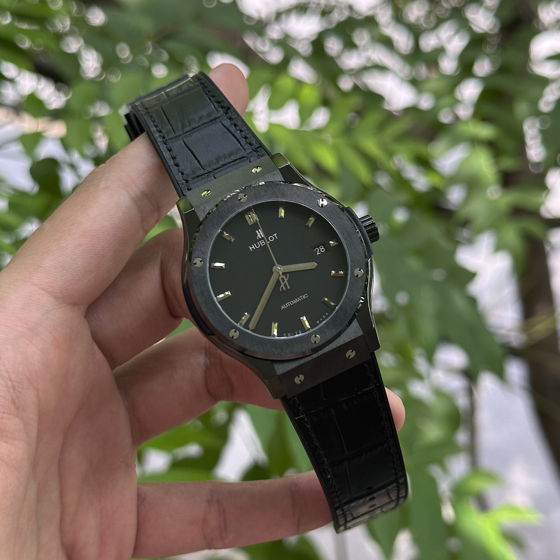 Dong-Ho-Hublot-Classic-Fusion-Ceramic-Replica-11-JJZ-Mau-Den-42mm-2-1 Hublot Classic Fusion Ceramic Replica Watch Black Leather Strap JJZ 42mm - Image 1