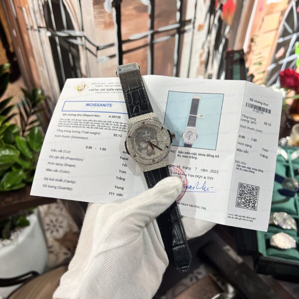 Hublot Classic Fusion With Moissanite Replica Watch Leather Strap 42mm