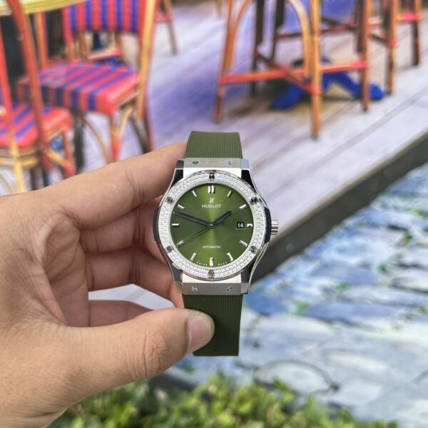Hublot Classic Fusion Replica Watch Green Dial With Stone JJ+ 42mm