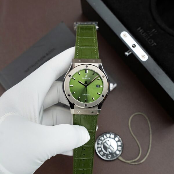 Hublot Classic Fusion Titanium Black Replica Watches Movement SW300 Weight 84 Gram 42mm