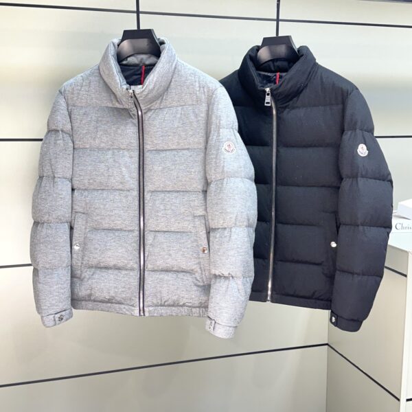 Moncler Men's Down Jacket (Size 32)