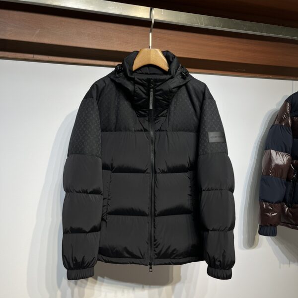 Louis Vuitton Men's Down Jacket (Size 24)