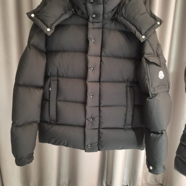 Moncler Men's Down Jacket (Size 15)