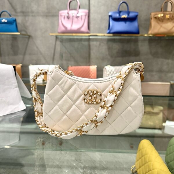Chanel 23K Super Grade White Hobo Women's Handbag 20.5x12x4.5cm