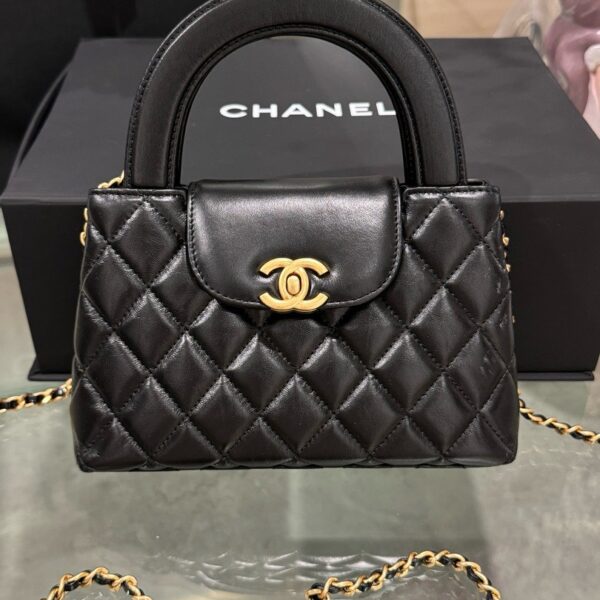 Chanel 23K Kelly Women's Black Glossy Leather Handbag 19x13x7cm