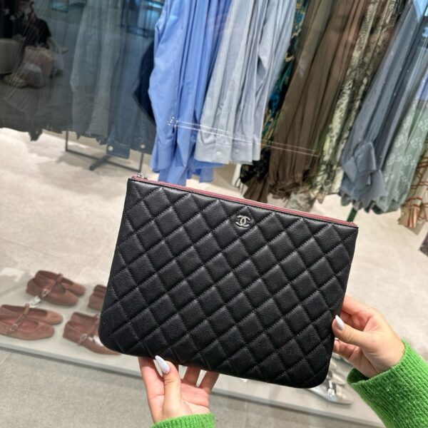 Chanel Women's Black Super Grade 28cm Handheld Bag