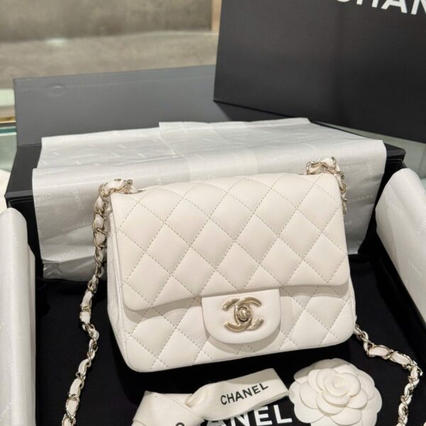 Chanel Classic Mini High-End White Women's Bag with Gold Lock 17cm