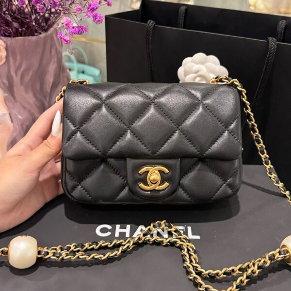 Chanel Mini Premium Women's Black Bag with Gold Lock 17x11.5x5cm