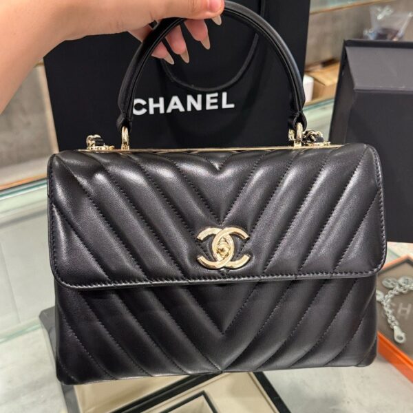 Chanel Trendy Super Premium Black Smooth Leather Women's Handbag with Gold Lock 25x12x7cm