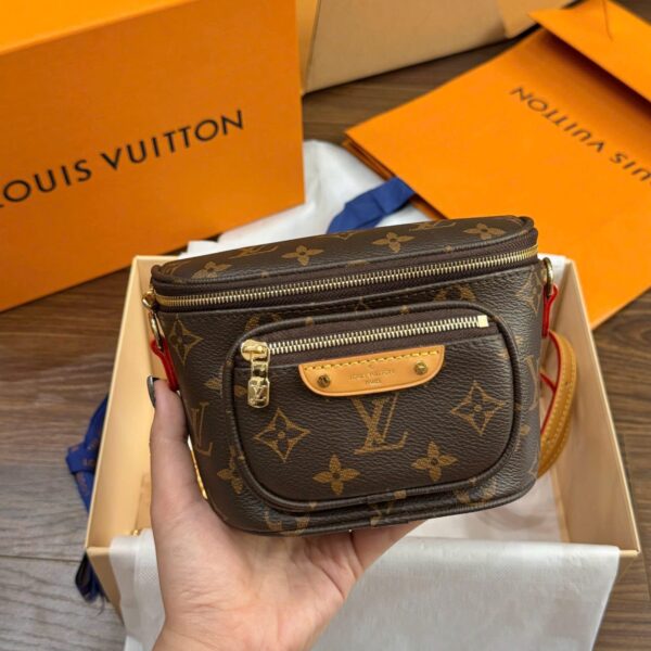 Louis Vuitton LV Mini Monogram Pattern Waist Bag 17x12x9.5cm
