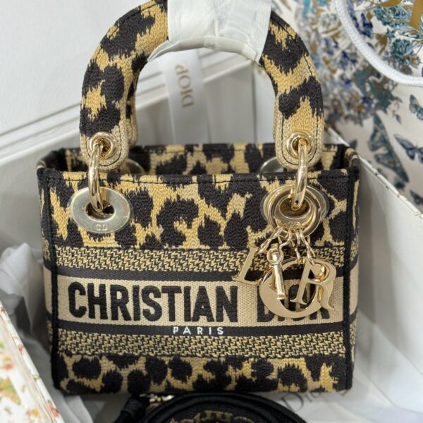Dior Lady Super Premium Embroidered Fabric Women's Handbag 17cm