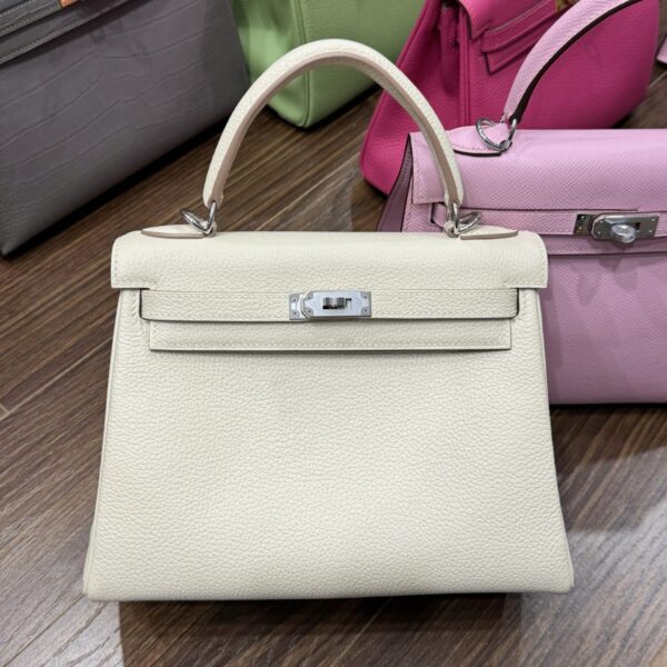 Hermes Kelly Women's White Handbag with Silver Lock High Quality Size 25cm