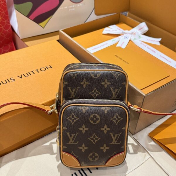 Louis Vuitton LV M14014 Super Grade Monogram Pattern Handbag 20x13.5x8cm