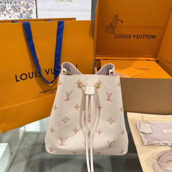 Louis Vuitton LV NeoNoe Like Auth White Milk Bag 25cm