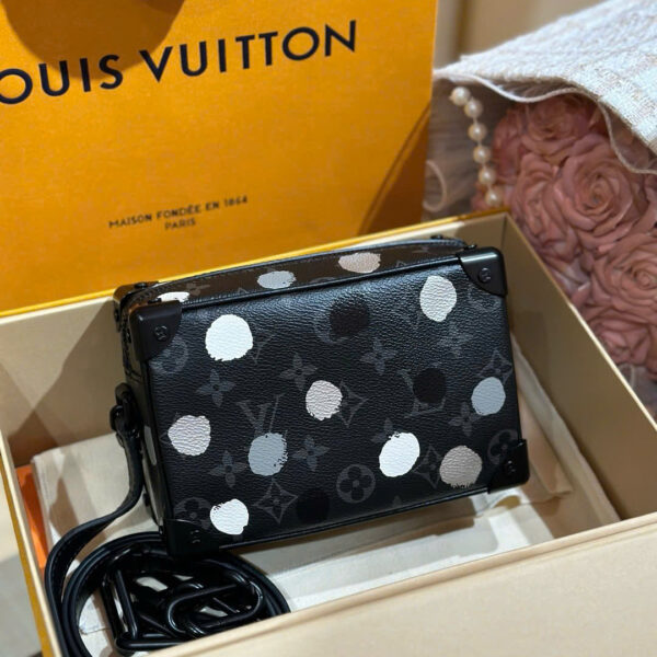 Louis Vuitton LV Trunk Mini Super Grade Monogram Pattern Handbag 13x8x18.5cm