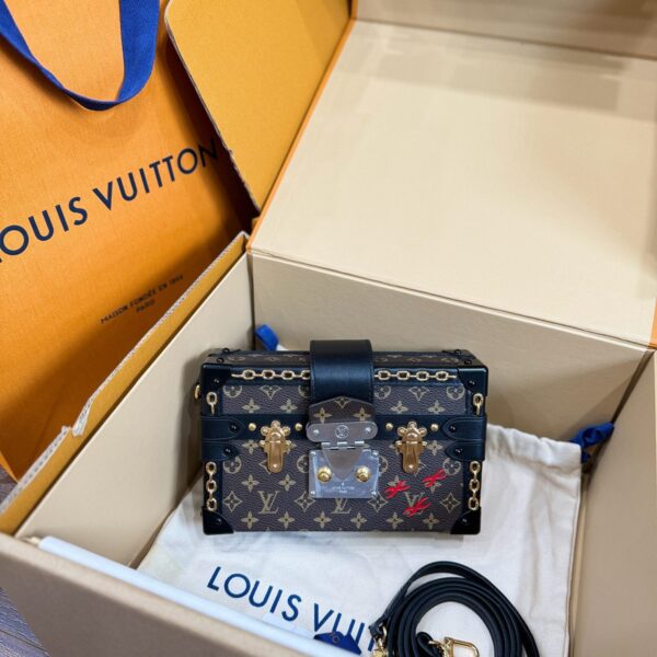 Louis Vuitton Petile Malle Super Premium Women's Box Bag 20x12x5cm