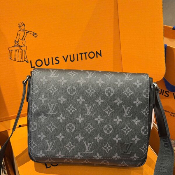 Louis Vuitton Monogram Crossbody Bag 26x20x7cm for Men