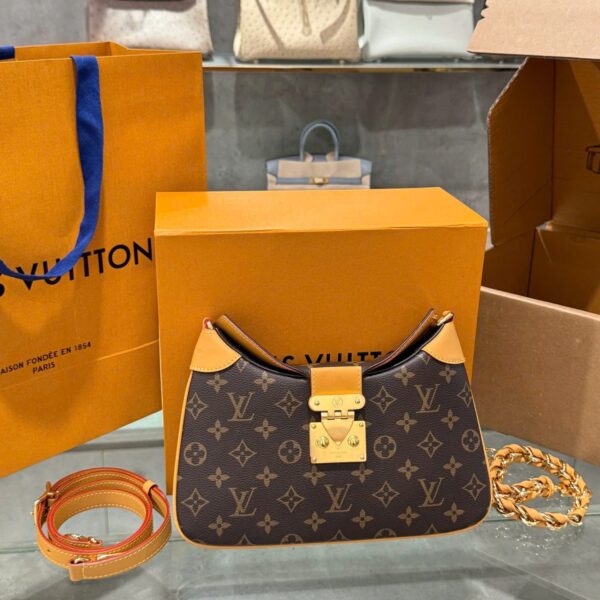 Louis Vuitton LV Twinny Monogram Pattern 29cm Women's Handbag