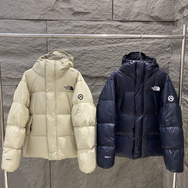 The North Face Unisex Down Jacket (Size 25)
