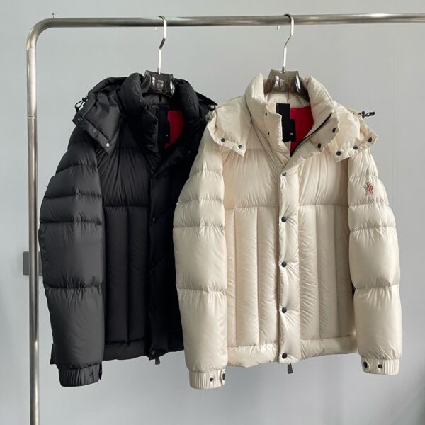Moncler Men's Down Jacket (Size 33)