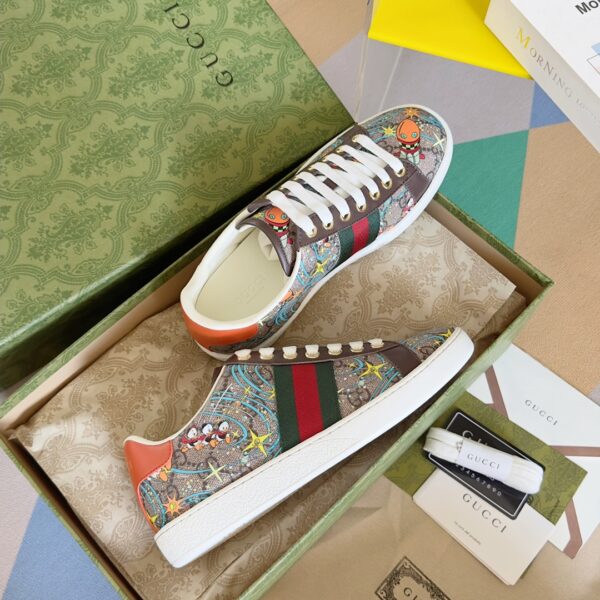 Gucci Classic Ace Series Embroidered Little Bee White Shoes