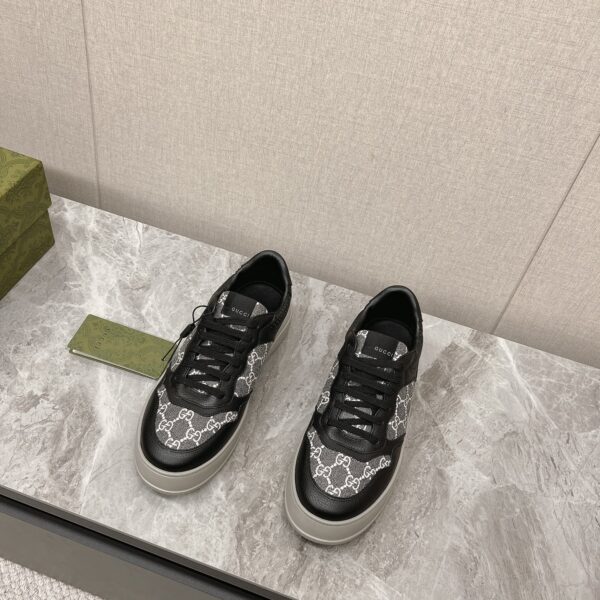 Gucci Double G Embossed Punching Sports Couple Thick-Soled White Shoes