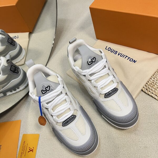 Unisex Louis Vuitton Sneaker