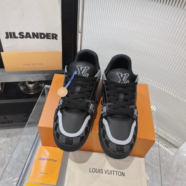 Louis Vuitton LV Trainer Sneakers