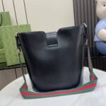 Gucci Medium Bucket Shoulder Bag - Image 3