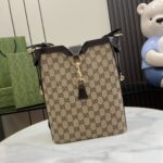 Gucci Medium Bucket Shoulder Bag