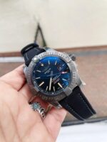 BREITLING AVENGER BLACKBIRD 44MM DLC GF 1:1 BEST EDITION TITANIUM CASE BLACK DIAL ON BLACK RUBBER STRAP A2824 V4