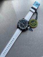 Breitling Endurance pro OGF 44mm Black dial White Rubber Strap quartz movement - Image 5