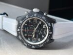 Breitling Endurance pro OGF 44mm Black dial White Rubber Strap quartz movement - Image 4
