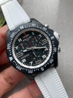 Breitling Endurance pro OGF 44mm Black dial White Rubber Strap quartz movement - Image 3