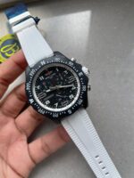 Breitling Endurance pro OGF 44mm Black dial White Rubber Strap quartz movement - Image 2