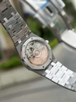 Audemars Piguet Royal Oak 34mm with Blue Dial and Metal Wire Bracelet - Image 4